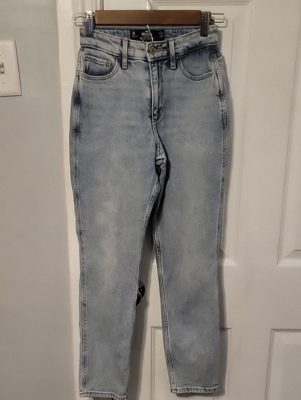 Hollister High-Rise Mom Vintage Stretch Light Blue Wash Jeans